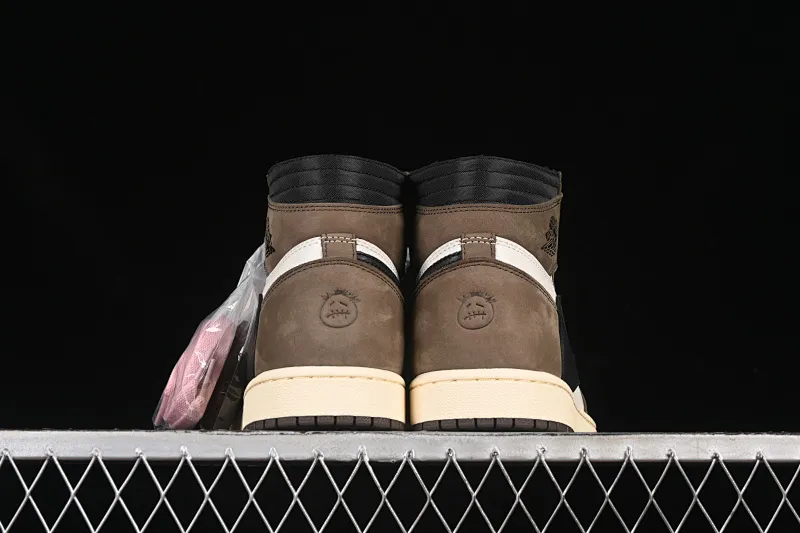 All Categories Air Jordan Jordan Series Basketball Shoes Air Jordan 1 High Pure Original Travis Scott x Air Jordan 1 High OG AJ1 Reverse Hook Limited Edition CD4487-100